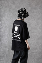 Load image into Gallery viewer, MASTERMIND WORLD x KATHARINE HAMNETT SLOGAN BIG TEE / CHOOSE LIFE (BLACK)