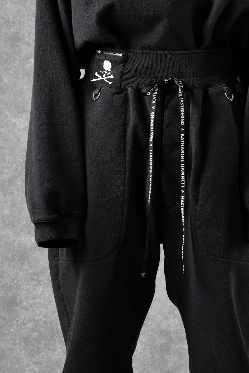 Load image into Gallery viewer, MASTERMIND WORLD x KATHARINE HAMNETT JOGGER PANTS (BLACK)