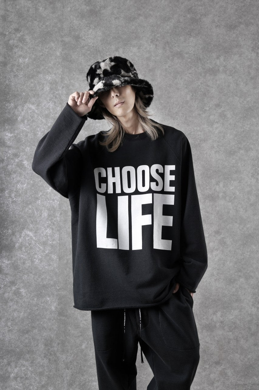 Load image into Gallery viewer, MASTERMIND WORLD x KATHARINE HAMNETT CUTOFF PULLOVER / CHOOSE LIFE (BLACK)