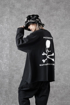 Load image into Gallery viewer, MASTERMIND WORLD x KATHARINE HAMNETT CUTOFF PULLOVER / CHOOSE LIFE (BLACK)