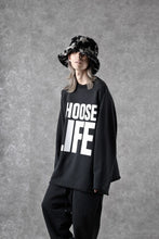 Load image into Gallery viewer, MASTERMIND WORLD x KATHARINE HAMNETT CUTOFF PULLOVER / CHOOSE LIFE (BLACK)