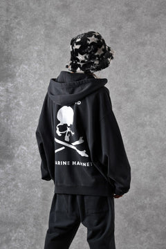 Load image into Gallery viewer, MASTERMIND WORLD x KATHARINE HAMNETT BACK LOGO HOODIE (BLACK)