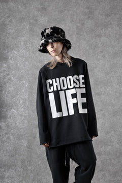 Load image into Gallery viewer, MASTERMIND WORLD x KATHARINE HAMNETT CUTOFF PULLOVER / CHOOSE LIFE (BLACK)