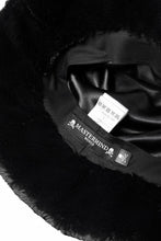 画像をギャラリービューアに読み込む, mastermind WORLD BUCKET HAT / FAUX FIR (BLACK)