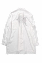 Load image into Gallery viewer, Y's for men REGULAR COLLAR SHIRT WITH RED FLOWER PRINT (WHITE)