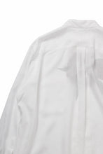 Load image into Gallery viewer, Y's for men REGULAR COLLAR SHIRT WITH RED FLOWER PRINT (WHITE)