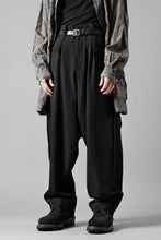 画像をギャラリービューアに読み込む, Y's for men WITH DECORATIVE CLOTH TAPERED PANTS / WRINKLE WOOL GABARDINE (BLACK)