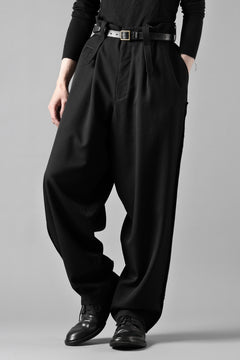 画像をギャラリービューアに読み込む, Y&#39;s for men WITH DECORATIVE CLOTH TAPERED PANTS / WRINKLE WOOL GABARDINE (BLACK)