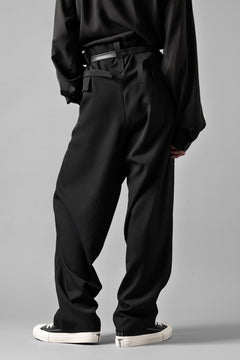 画像をギャラリービューアに読み込む, Y&#39;s for men WITH DECORATIVE CLOTH TAPERED PANTS / WRINKLE WOOL GABARDINE (BLACK)