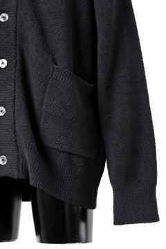 Load image into Gallery viewer, MASTERMIND WORLD LOUNGE CARDIGAN / SOFTY BOA FLEECE (BLACK x CHARCOAL)