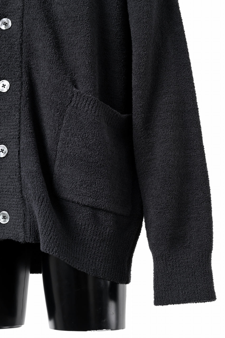 Load image into Gallery viewer, MASTERMIND WORLD LOUNGE CARDIGAN / SOFTY BOA FLEECE (BLACK x CHARCOAL)