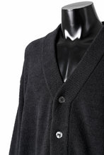 Load image into Gallery viewer, MASTERMIND WORLD LOUNGE CARDIGAN / SOFTY BOA FLEECE (BLACK x CHARCOAL)