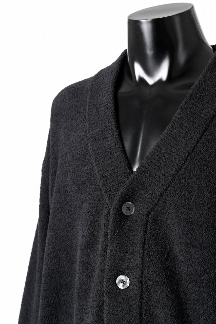 Load image into Gallery viewer, MASTERMIND WORLD LOUNGE CARDIGAN / SOFTY BOA FLEECE (BLACK x CHARCOAL)