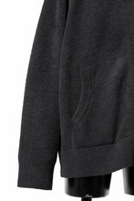 Load image into Gallery viewer, MASTERMIND WORLD LOUNGE FULL-ZIP HOODIE / SOFTY BOA FLEECE (BLACK x CHARCOAL)