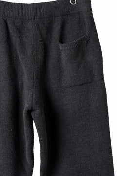 Load image into Gallery viewer, MASTERMIND WORLD LOUNGE LONG PANTS / SOFTY BOA FLEECE (BLACK x CHARCOAL)