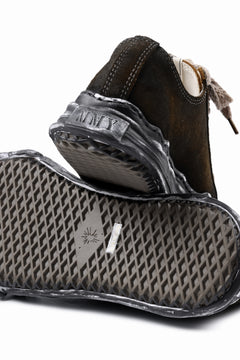 画像をギャラリービューアに読み込む, ISAMU KATAYAMA BACKLASH xx Maison MIHARA YASUHIRO “HANK” OG SOLE STEER SUEDE GARMENT-DYED LOW-TOP SNEAKER (BLACK)