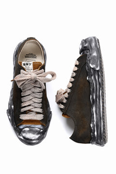 画像をギャラリービューアに読み込む, ISAMU KATAYAMA BACKLASH xx Maison MIHARA YASUHIRO “HANK” OG SOLE STEER SUEDE GARMENT-DYED LOW-TOP SNEAKER (BLACK)