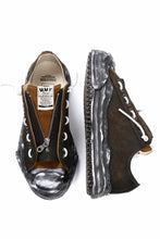 画像をギャラリービューアに読み込む, ISAMU KATAYAMA BACKLASH xx Maison MIHARA YASUHIRO “HANK” OG SOLE STEER SUEDE GARMENT-DYED LOW-TOP SNEAKER (BLACK)