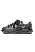 Load image into Gallery viewer, BACKLASH XX Maison MIHARA YASUHIRO “BLAKEY” OG SOLE STEER GARMEN-WAX-FINISH LOW-TOP SNEAKER (BLACK)