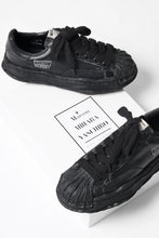 Load image into Gallery viewer, BACKLASH XX Maison MIHARA YASUHIRO “BLAKEY” OG SOLE STEER GARMEN-WAX-FINISH LOW-TOP SNEAKER (BLACK)