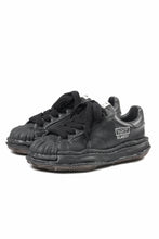 Load image into Gallery viewer, BACKLASH XX Maison MIHARA YASUHIRO “BLAKEY” OG SOLE STEER GARMEN-WAX-FINISH LOW-TOP SNEAKER (BLACK)