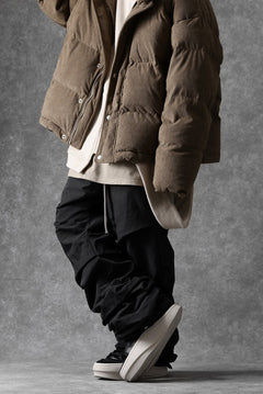 画像をギャラリービューアに読み込む, A.F ARTEFACT TUCK VOLUME BAGGY PANTS / CONY GRUNZE (BLACK)