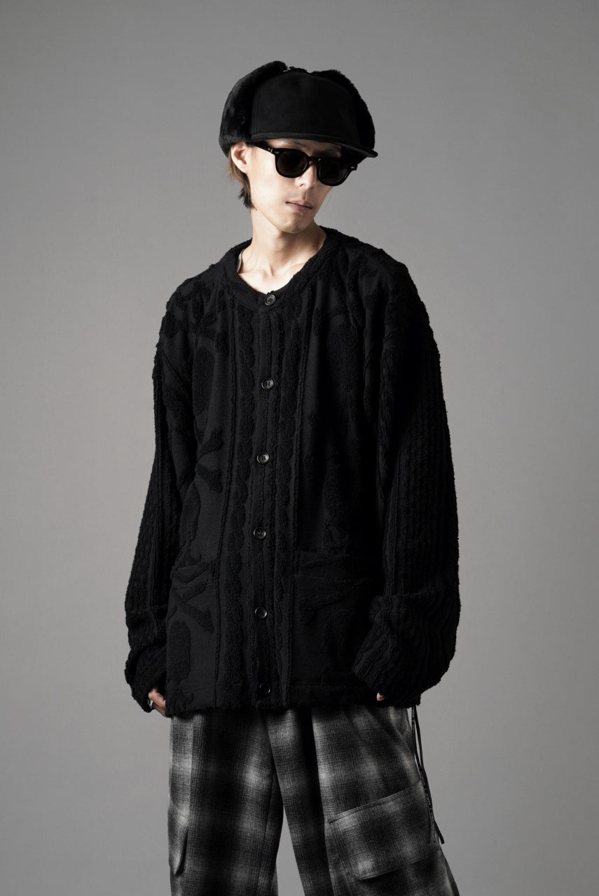 Load image into Gallery viewer, MASTERMIND WORLD OG ARAN CARDIGAN (BLACK)