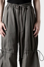 画像をギャラリービューアに読み込む, A.F ARTEFACT STRING-SQUEEZING WIDE PANTS / COTTON LINEN TWILL (KHAKI)