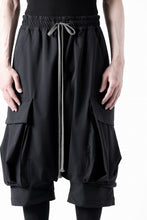 画像をギャラリービューアに読み込む, A.F ARTEFACT SARROUEL CARGO SHORTS / TECH-SMOOTH (BLACK)