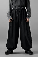 画像をギャラリービューアに読み込む, kujaku hem tuck wide easy pants / P-353 (black)