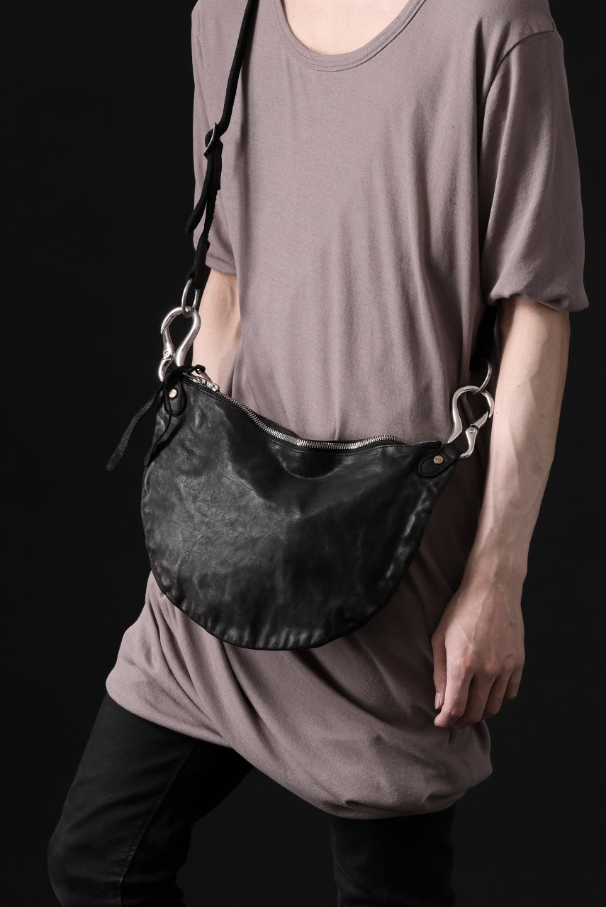 Load image into Gallery viewer, ISAMU KATAYAMA BACKLASH 2WAY BAM FLAP BAG / ITALY SHOULDER OBJECT DYED (BLACK)