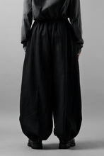 画像をギャラリービューアに読み込む, kujaku hem tuck wide easy pants / P-353 (black)