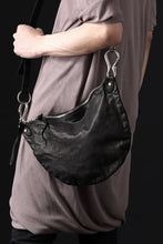 Load image into Gallery viewer, ISAMU KATAYAMA BACKLASH 2WAY BAM FLAP BAG / ITALY SHOULDER OBJECT DYED (BLACK)
