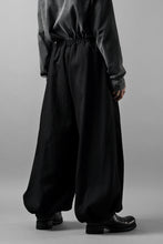 画像をギャラリービューアに読み込む, kujaku hem tuck wide easy pants / P-353 (black)