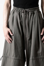 画像をギャラリービューアに読み込む, A.F ARTEFACT STRING-SQUEEZING WIDE PANTS / COTTON LINEN TWILL (KHAKI)