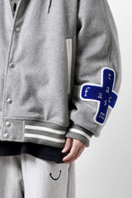 画像をギャラリービューアに読み込む, FACETASM HOODED STADIUM JACKET (GRAY)