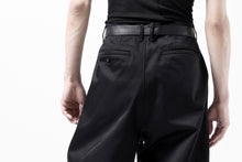 画像をギャラリービューアに読み込む, ISAMU KATAYAMA BACKLASH TUCK WIDE PANTS / HIGH DENSITY CHINO CLOTH (BLACK)