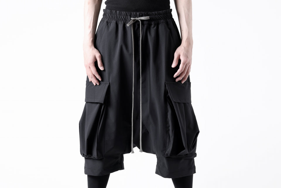 画像をギャラリービューアに読み込む, A.F ARTEFACT SARROUEL CARGO SHORTS / TECH-SMOOTH (BLACK)
