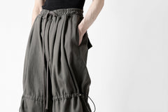 画像をギャラリービューアに読み込む, A.F ARTEFACT STRING-SQUEEZING WIDE PANTS / COTTON LINEN TWILL (KHAKI)