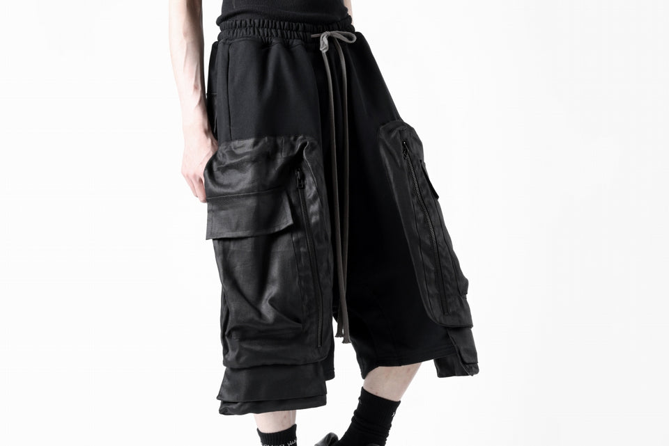 画像をギャラリービューアに読み込む, A.F ARTEFACT COMBINED DROPCROTCH CARGO SHORTS (BLACK)