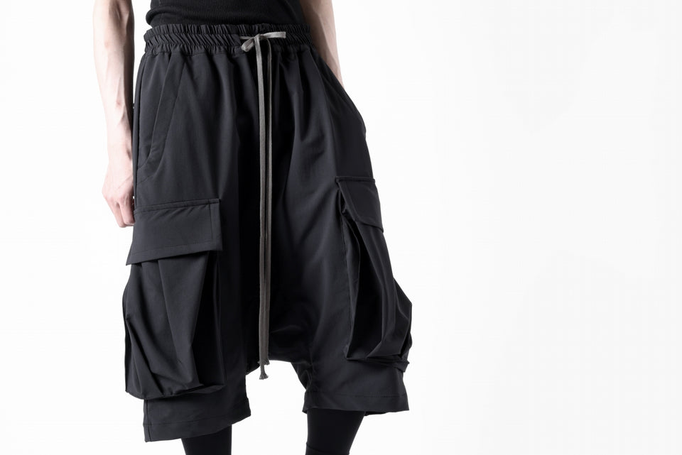 画像をギャラリービューアに読み込む, A.F ARTEFACT SARROUEL CARGO SHORTS / TECH-SMOOTH (BLACK)