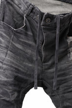 画像をギャラリービューアに読み込む, BORIS BIDJAN SABERI TIGHT FIT PANTS / STONE WASHED &amp; USED EFFECT &amp; BODY MOLDED &quot;P13.TF-F1603K&quot; (BLACK DENIM)