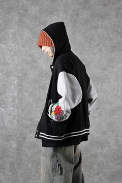 Load image into Gallery viewer, FACETASM×FRUIT OF THE LOOM STADIUM JACKET (BLACK)