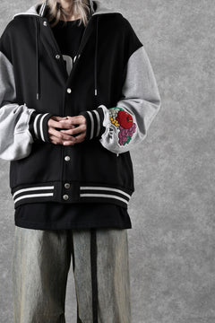 Load image into Gallery viewer, FACETASM×FRUIT OF THE LOOM STADIUM JACKET (BLACK)