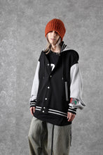 Load image into Gallery viewer, FACETASM×FRUIT OF THE LOOM STADIUM JACKET (BLACK)