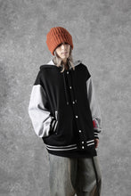 Load image into Gallery viewer, FACETASM×FRUIT OF THE LOOM STADIUM JACKET (BLACK)