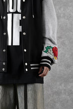 Load image into Gallery viewer, FACETASM×FRUIT OF THE LOOM STADIUM JACKET (BLACK)