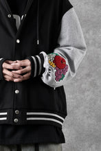 Load image into Gallery viewer, FACETASM×FRUIT OF THE LOOM STADIUM JACKET (BLACK)