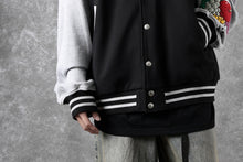 Load image into Gallery viewer, FACETASM×FRUIT OF THE LOOM STADIUM JACKET (BLACK)