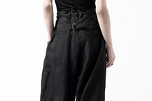 Load image into Gallery viewer, sus-sous cinematic trousers / 1/4 linen seating (BLACK)